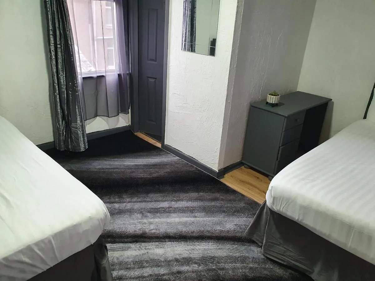***  Balkan Hotel Blackpool Birleşik Krallık