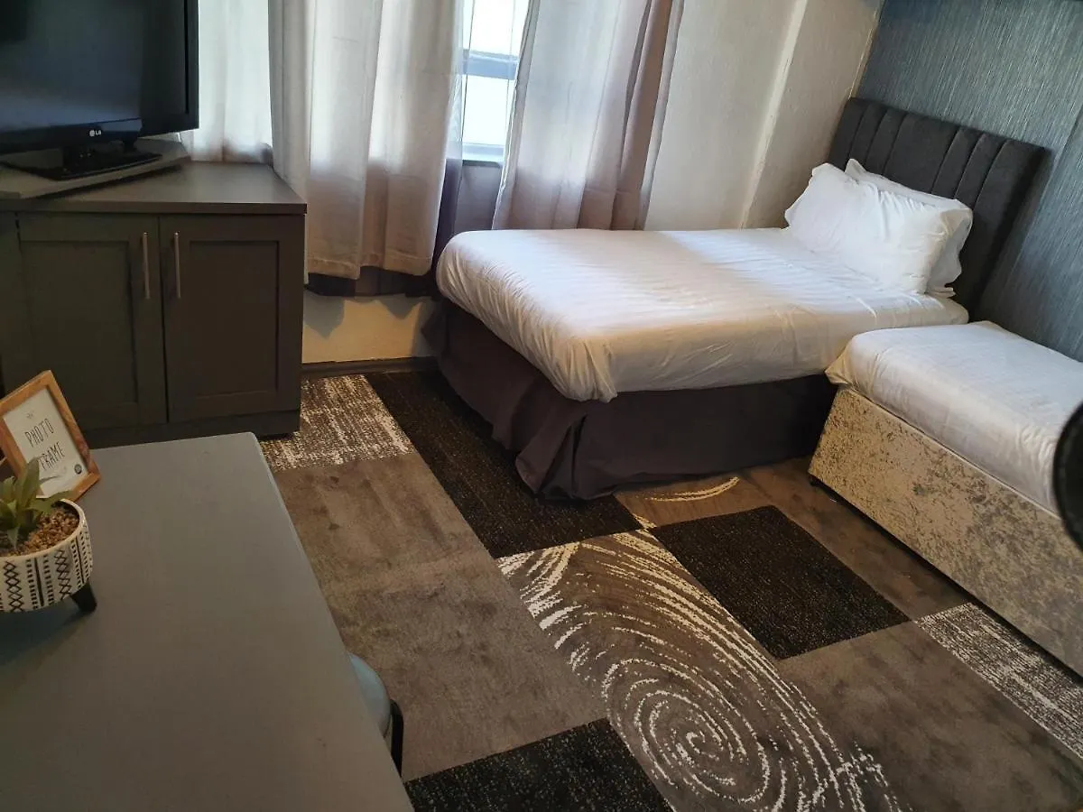 Balkan Hotel Blackpool 3*,