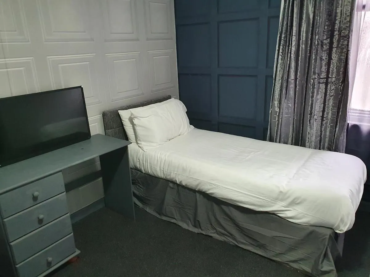 ***  Balkan Hotel Blackpool Birleşik Krallık
